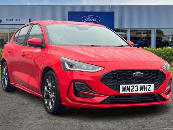 Ford Focus Hatchback, Petrol, 2023, Red