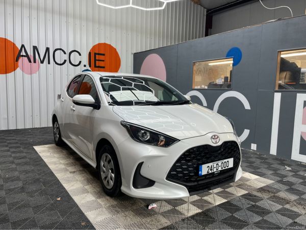 Toyota Yaris Hatchback, Petrol, 2024, White
