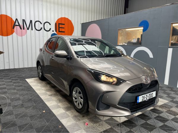 Toyota Yaris Hatchback, Petrol, 2021, Silver