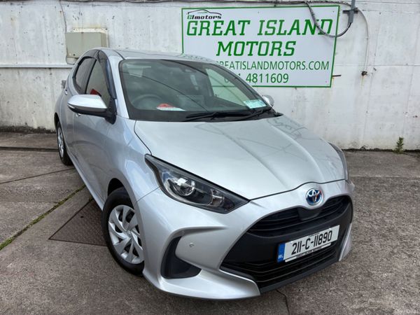 Toyota Yaris Hatchback, Petrol Hybrid, 2021, Silver