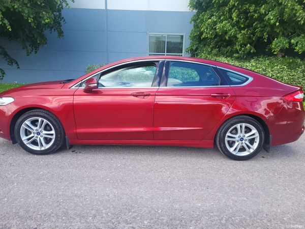 Ford Mondeo Hatchback, Diesel, 2017, Red