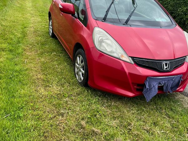 Honda Fit Hatchback, Petrol, 2011, Red