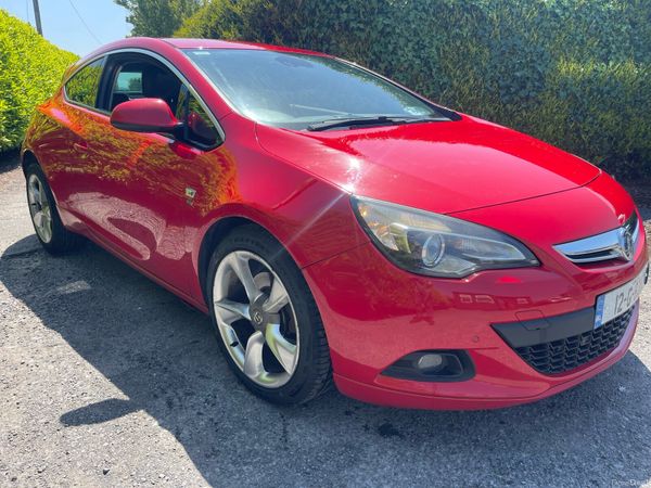 Vauxhall Astra Hatchback, Diesel, 2012, Red