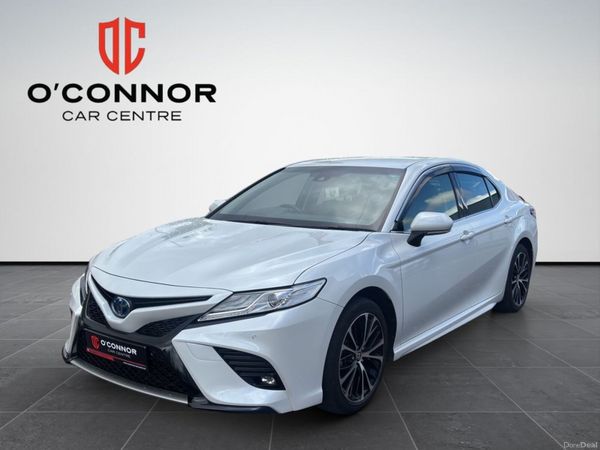Toyota Camry Saloon, Petrol Hybrid, 2020, White