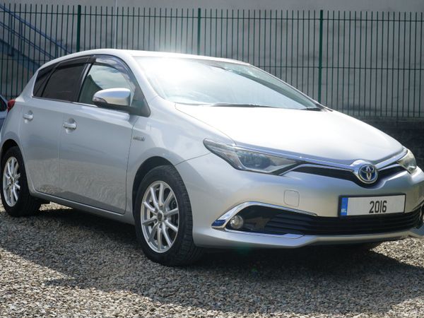 Toyota Auris Hatchback, Petrol Hybrid, 2016, Silver