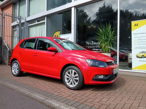 Volkswagen Polo Hatchback, Petrol, 2016, Red