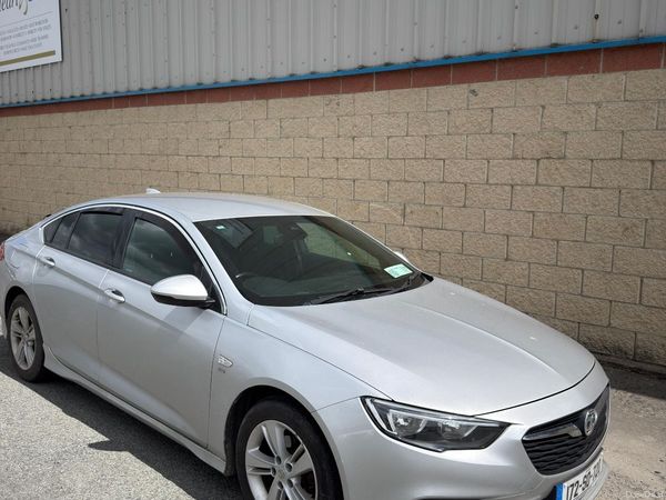 Vauxhall Insignia Hatchback, Diesel, 2017, Silver