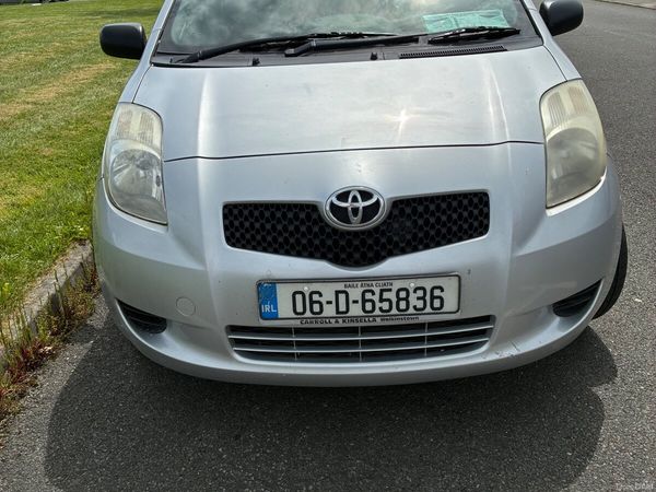 Toyota Yaris Hatchback, Petrol, 2006, Silver