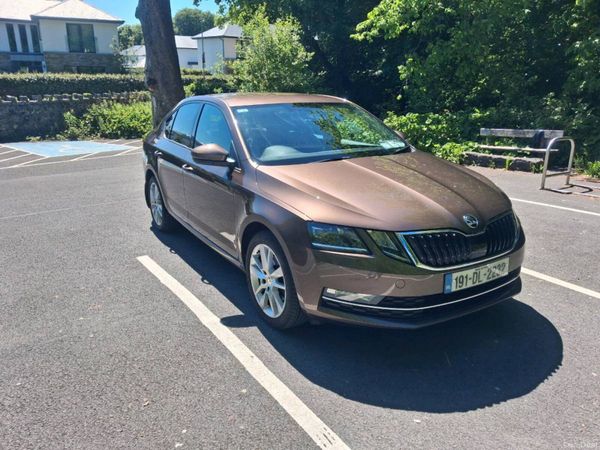 Skoda Octavia Hatchback, Diesel, 2019, Brown