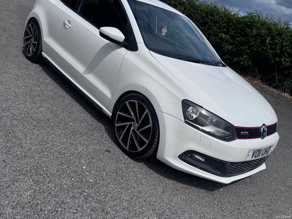 Volkswagen Polo Hatchback, Petrol, 2011, White