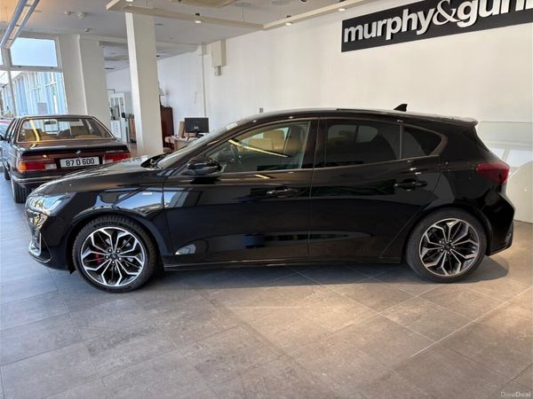 Ford Focus Hatchback, Petrol, 2022, Black