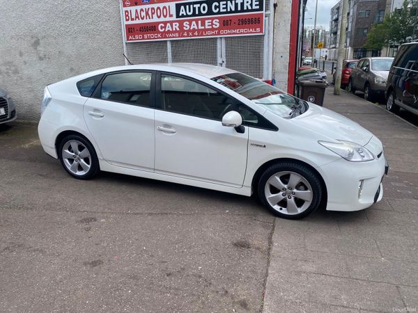Toyota Prius Hatchback, Petrol Hybrid, 2014, White