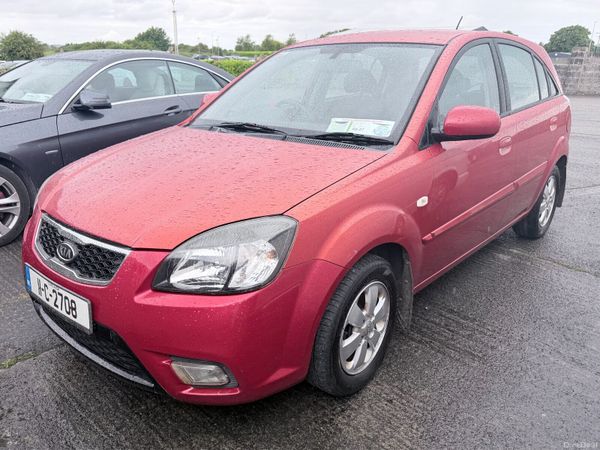 Kia Rio Hatchback, Diesel, 2011, Red