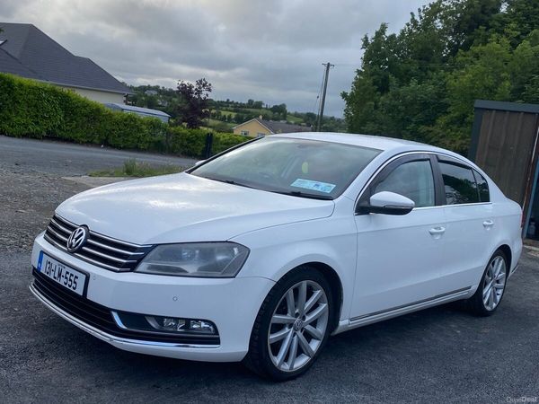 Volkswagen Passat Saloon, Diesel, 2013, White