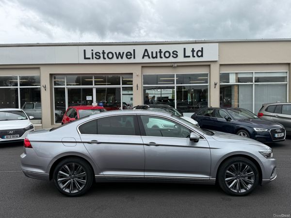 Volkswagen Passat Saloon, Diesel, 2021, Silver
