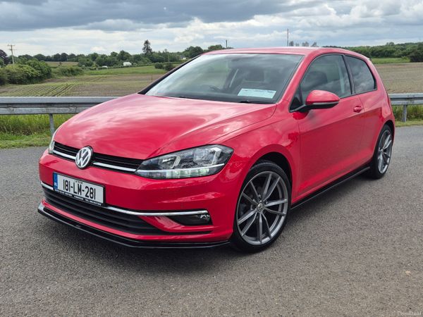 Volkswagen Golf Estate, Petrol, 2018, Red