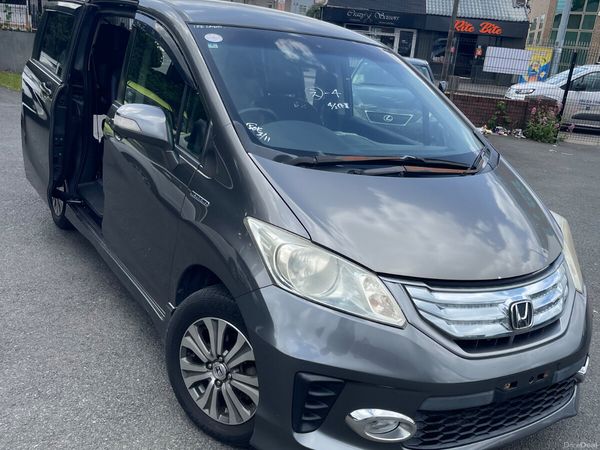 Honda Freed MPV, Petrol Hybrid, 2012, Grey
