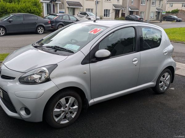 Toyota Aygo Hatchback, Petrol, 2013, Silver
