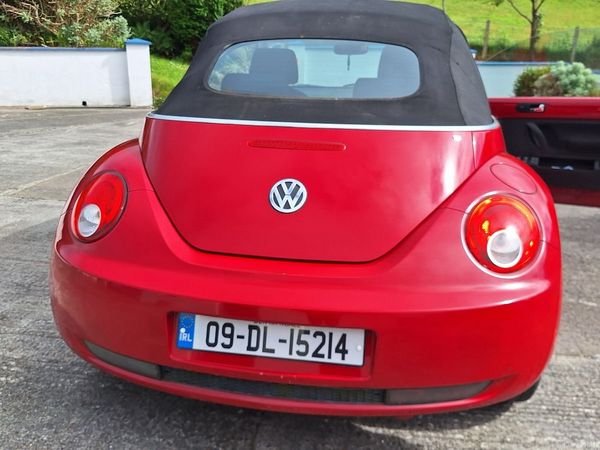 Volkswagen Beetle Convertible, Petrol, 2009, Red