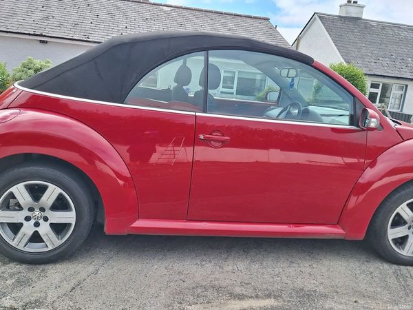 Volkswagen Beetle Convertible, Petrol, 2009, Red