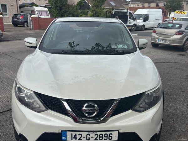 Nissan Qashqai Hatchback, Diesel, 2014, White