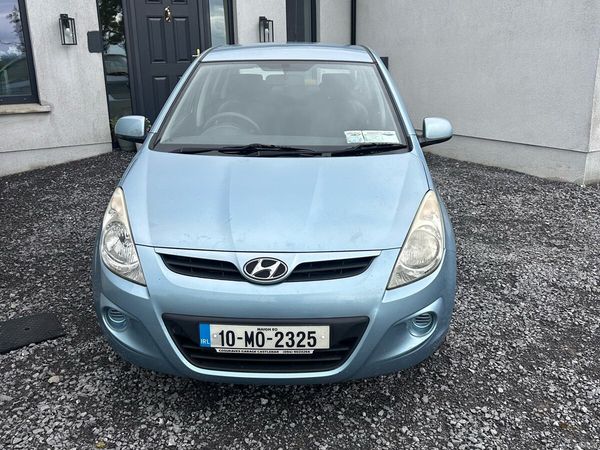 Hyundai i20 Hatchback, Petrol, 2010, Blue