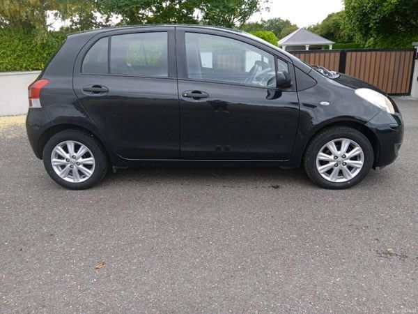 Toyota Yaris Hatchback, Petrol, 2011, Black