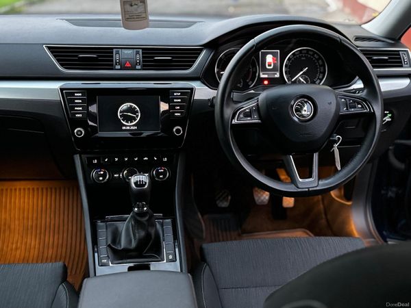 Skoda Superb Saloon, Diesel, 2015, Blue