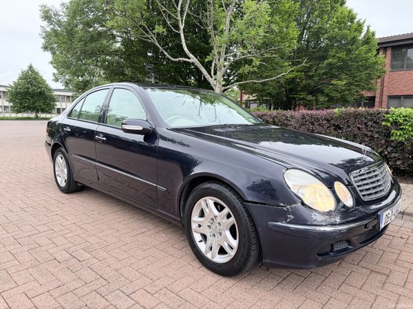 Mercedes-Benz E-Class Saloon, Petrol, 2005, Blue