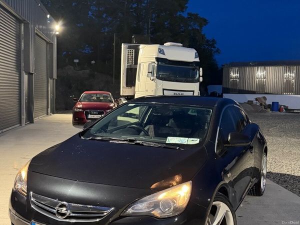 Opel Astra Hatchback, Diesel, 2013, Black