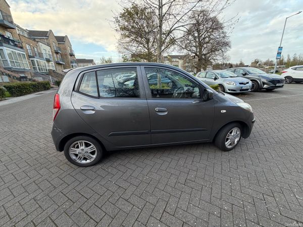 Hyundai i10 Hatchback, Petrol, 2010, Grey