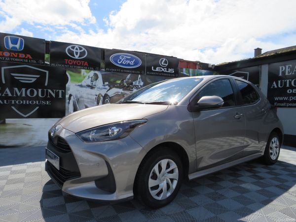 Toyota Yaris Hatchback, Petrol Hybrid, 2021, Grey