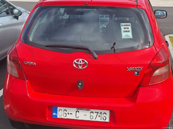 Toyota Yaris Hatchback, Petrol, 2006, Red