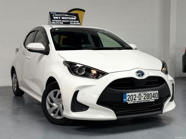 Toyota Yaris Hatchback, Petrol Hybrid, 2020, White