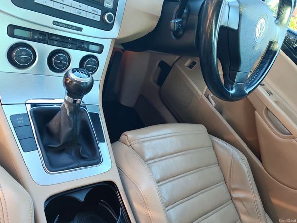 Volkswagen Passat Saloon, Petrol, 2008, Black