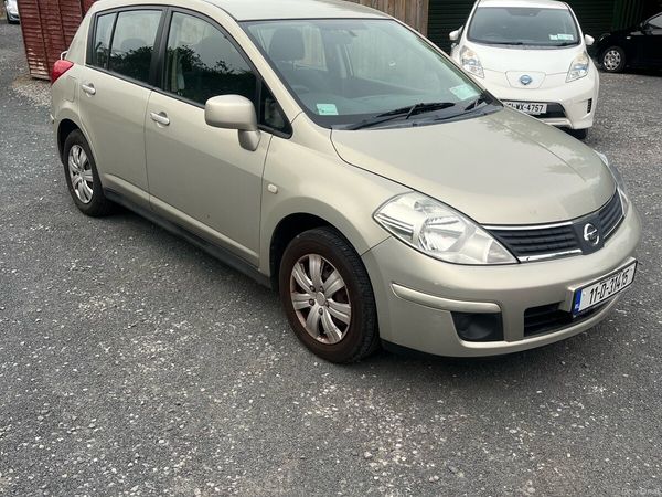 Nissan Tiida Hatchback, Diesel, 2011, Silver