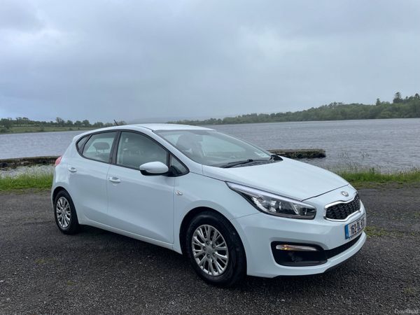 Kia Ceed Hatchback, Petrol, 2016, White