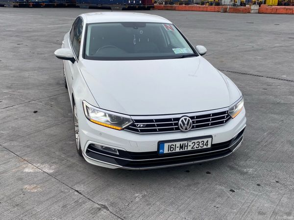 Volkswagen Passat Saloon, Diesel, 2016, White