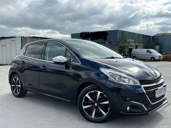 Peugeot 208 Hatchback, Petrol, 2018, Blue