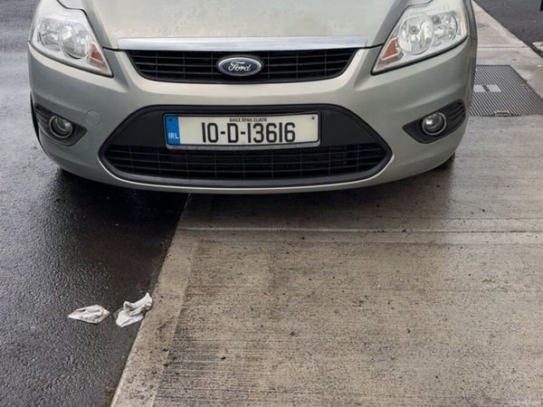 Ford Focus Hatchback, Diesel, 2010, Gold