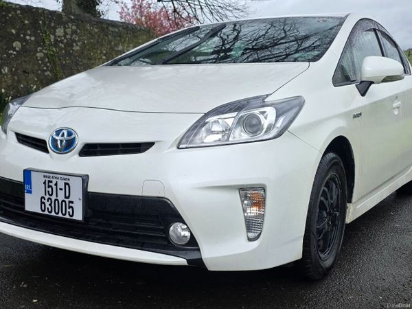 Toyota Prius Hatchback, Petrol Hybrid, 2015, White