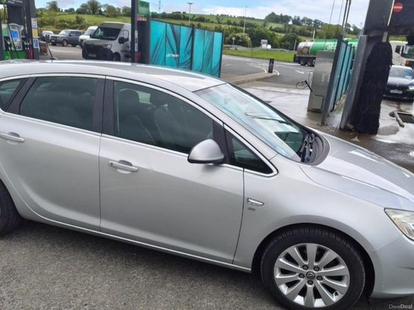 Opel Astra MPV, Diesel, 2012, Silver