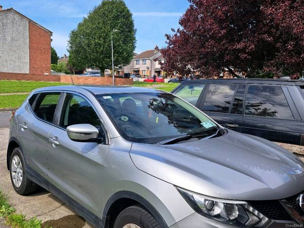 Nissan Qashqai Hatchback, Diesel, 2016, Silver