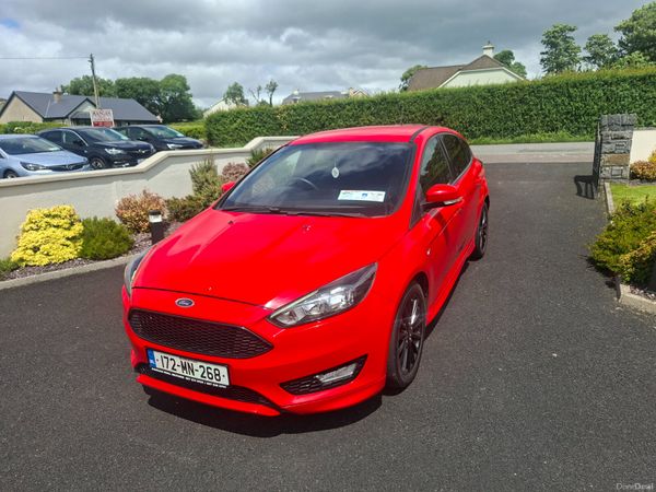 Ford Focus Hatchback, Diesel, 2017, Red