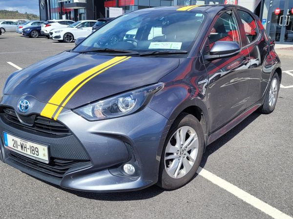 Toyota Yaris Hatchback, Petrol Hybrid, 2021, Grey