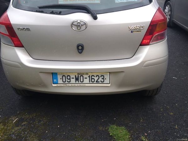 Toyota Yaris Hatchback, Diesel, 2009, Gold
