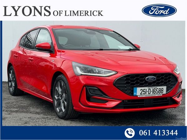 Ford Focus Hatchback, Petrol Hybrid, 2025, Red