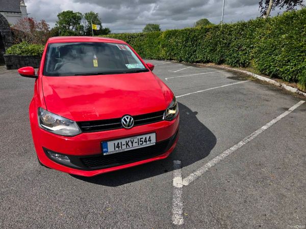 Volkswagen Polo Hatchback, Petrol, 2014, Red