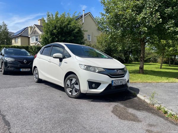 Honda Fit Hatchback, Petrol Hybrid, 2014, White