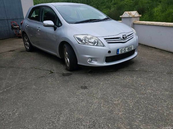 Toyota Auris Hatchback, Petrol, 2010, Silver